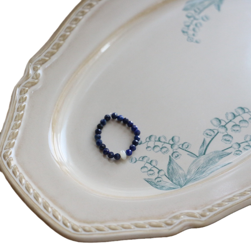 Ručno izrađena kolekcija nakita: Ogrlica od lapis lazuli s prirodnim kamenim biserima, akcenti od slatkovodnih bisera, O-lanac, duljina 41-50 cm, originalni dizajn
