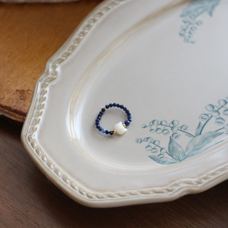 Ručno izrađena kolekcija nakita: Ogrlica od lapis lazuli s prirodnim kamenim biserima, akcenti od slatkovodnih bisera, O-lanac, duljina 41-50 cm, originalni dizajn