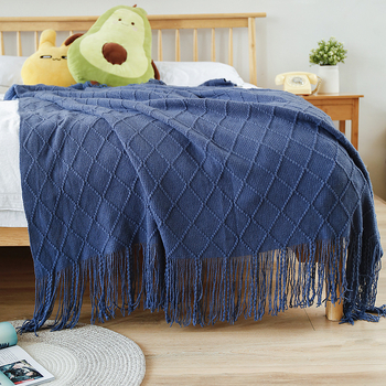 Sofos pledas su nordišku diamantiniu mezginiu, akrilinio pluošto, 500–799 g, visiems metų laikams, šiuolaikinis minimalistinis stilius