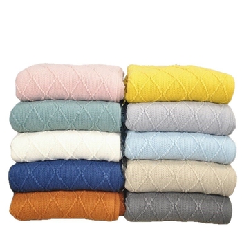 Sofos pledas su nordišku diamantiniu mezginiu, akrilinio pluošto, 500–799 g, visiems metų laikams, šiuolaikinis minimalistinis stilius