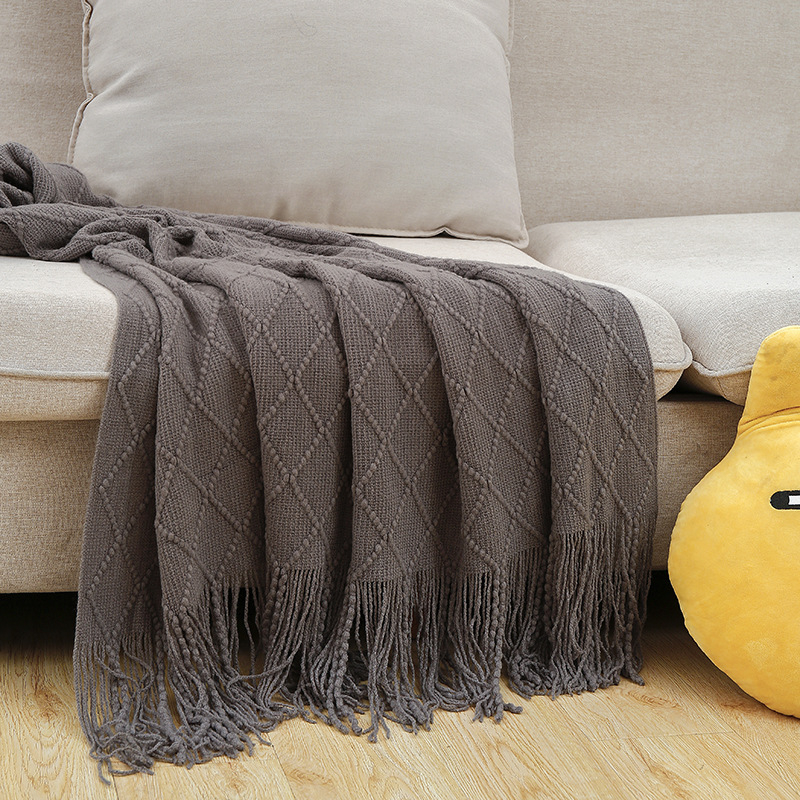 Sofos pledas su nordišku diamantiniu mezginiu, akrilinio pluošto, 500–799 g, visiems metų laikams, šiuolaikinis minimalistinis stilius