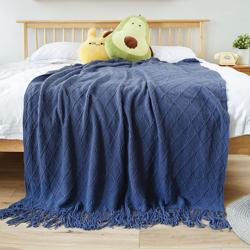 Sofos pledas su nordišku diamantiniu mezginiu, akrilinio pluošto, 500–799 g, visiems metų laikams, šiuolaikinis minimalistinis stilius