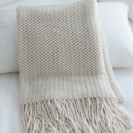 Mezgta lovos pledas, vienodo rašto, iki 300 g, akrilas, visoms metų laikams