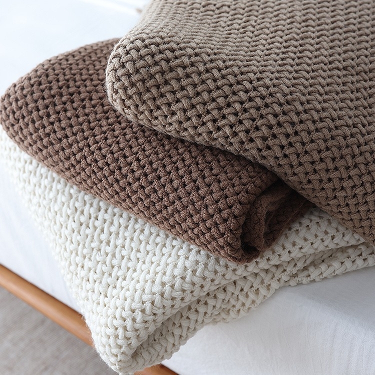 Mezgta lovos pledas, vienodo rašto, iki 300 g, akrilas, visoms metų laikams