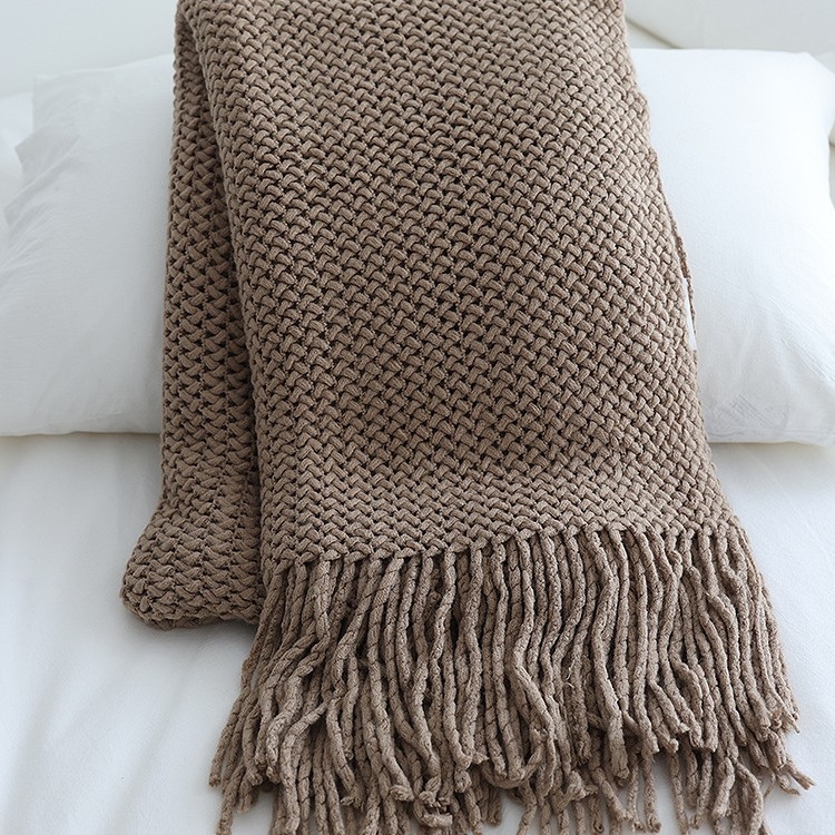 Mezgta lovos pledas, vienodo rašto, iki 300 g, akrilas, visoms metų laikams