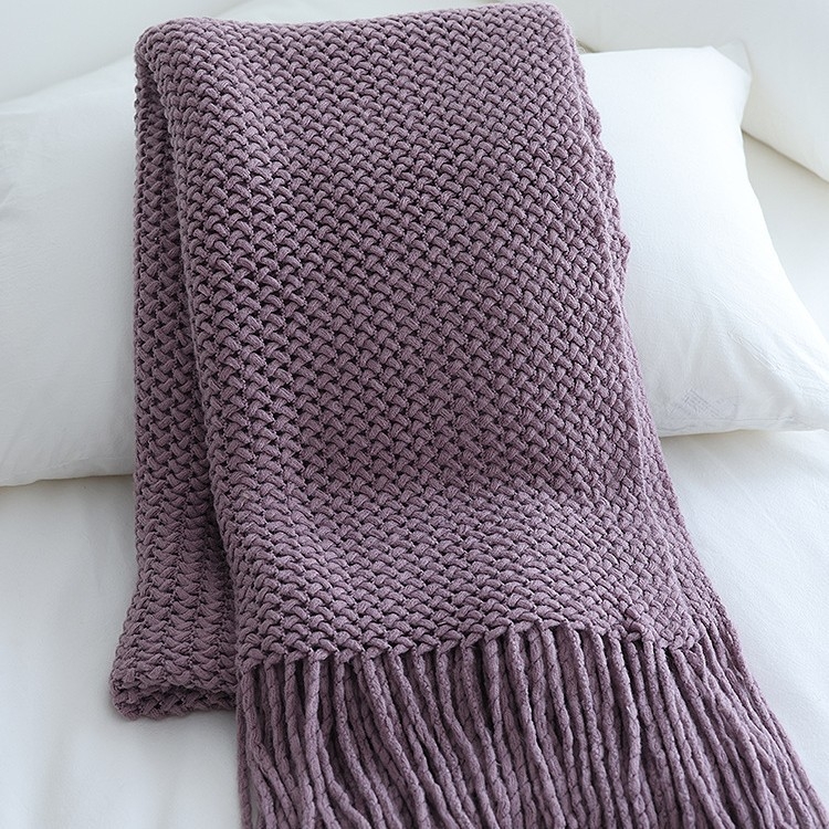 Mezgta lovos pledas, vienodo rašto, iki 300 g, akrilas, visoms metų laikams
