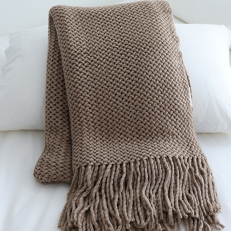 Mezgta lovos pledas, vienodo rašto, iki 300 g, akrilas, visoms metų laikams