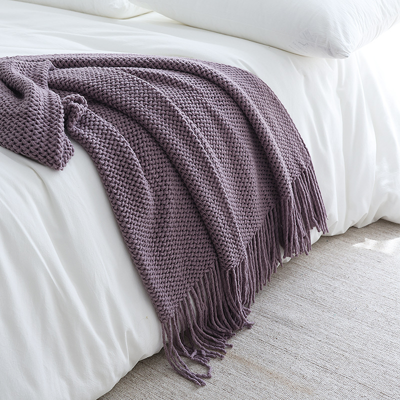 Mezgta lovos pledas, vienodo rašto, iki 300 g, akrilas, visoms metų laikams