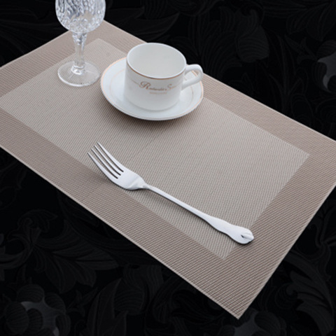 PVC stalo padėkliukas – kvadratinis, vienos spalvos raštas, šiuolaikiškas paprastas stilius, aukštos kokybės