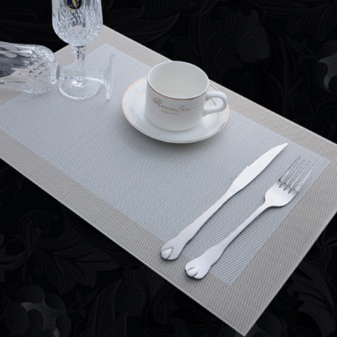 PVC stalo padėkliukas – kvadratinis, vienos spalvos raštas, šiuolaikiškas paprastas stilius, aukštos kokybės