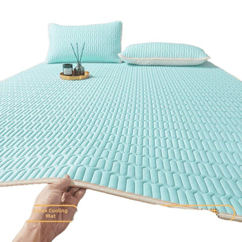 Trīsdaļīgs latexes dzesējošais mats ar Ice Silk, salokāms, piemērots studentu internātam, vienguļajam guļvietai, mazgājams (Materiāls: mākslīgais latekss; Darījums: Cits; Lateksa saturs: zem 70%; Stils: Mūsdienu vienkāršība)