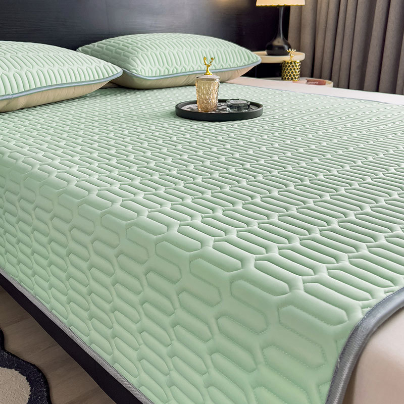 Trīsdaļīgs latexes dzesējošais mats ar Ice Silk, salokāms, piemērots studentu internātam, vienguļajam guļvietai, mazgājams (Materiāls: mākslīgais latekss; Darījums: Cits; Lateksa saturs: zem 70%; Stils: Mūsdienu vienkāršība)