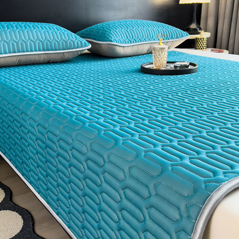 Trīsdaļīgs latexes dzesējošais mats ar Ice Silk, salokāms, piemērots studentu internātam, vienguļajam guļvietai, mazgājams (Materiāls: mākslīgais latekss; Darījums: Cits; Lateksa saturs: zem 70%; Stils: Mūsdienu vienkāršība)