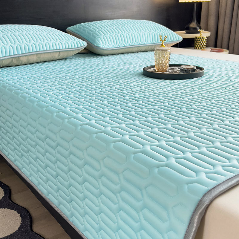 Trīsdaļīgs latexes dzesējošais mats ar Ice Silk, salokāms, piemērots studentu internātam, vienguļajam guļvietai, mazgājams (Materiāls: mākslīgais latekss; Darījums: Cits; Lateksa saturs: zem 70%; Stils: Mūsdienu vienkāršība)