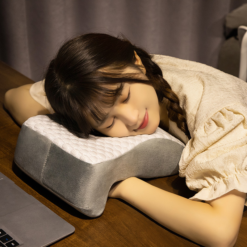 Jane Stack atmiņām kokvilnas spilvens galdam un birojām; kompakts guļamais spilvens klasē; atbalsta vienas vienības izkliedi; Kategorija: Qualified.