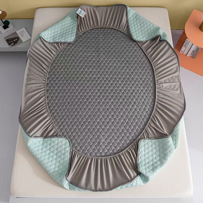 Triju daļu guļamistabas komplekts ar lateksa dzesējošu matu, ledus zīda audums, drukātas šķiedras, mūsdienīgs minimālisms, lateksa saturs 90%