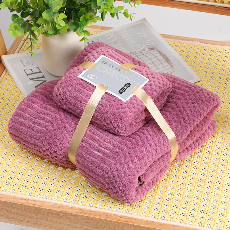 Kupaonski set ručnika od coral fleece, s motivom ananasa, visoke gustoće, debeli, upijajući i brzo se suši