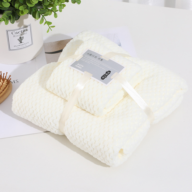 Kupaonski set ručnika od coral fleece, s motivom ananasa, visoke gustoće, debeli, upijajući i brzo se suši