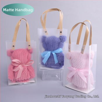 Dāvanu kastē ar mazmeitiņa formas dvieli – korāla fleece, apmēram 65 g, 32s combed yarn, ar logotipa pielāgošana, privāta zīme pieejama