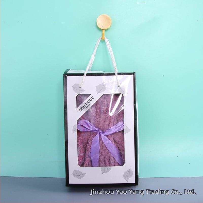 Dāvanu kastē ar mazmeitiņa formas dvieli – korāla fleece, apmēram 65 g, 32s combed yarn, ar logotipa pielāgošana, privāta zīme pieejama