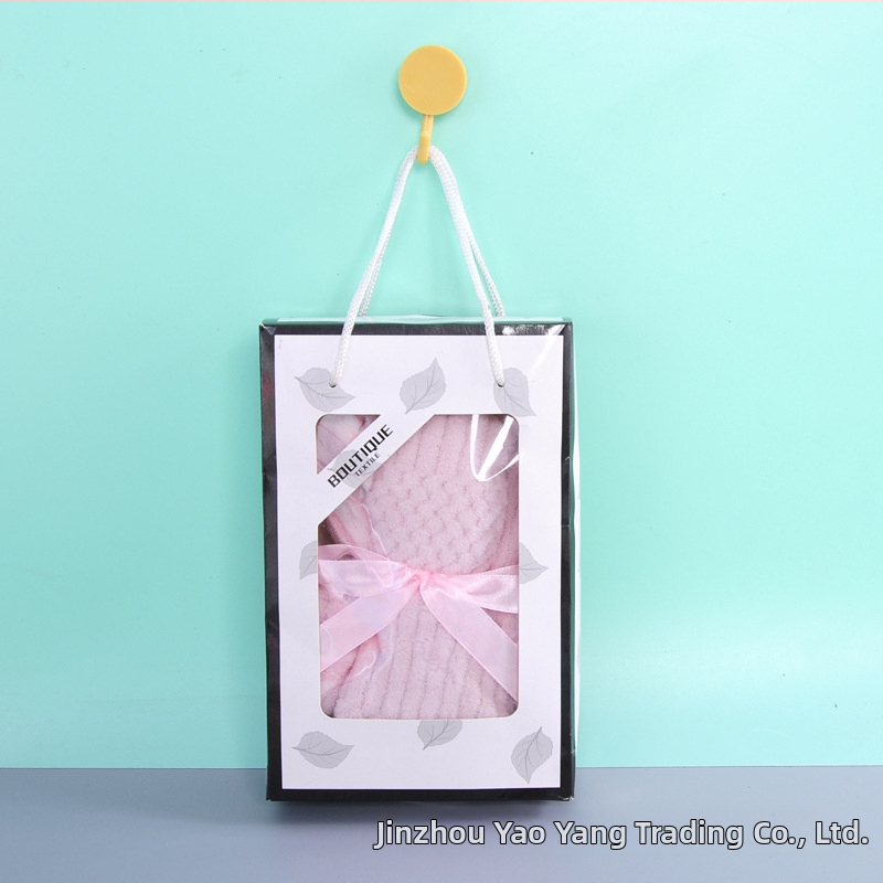 Dāvanu kastē ar mazmeitiņa formas dvieli – korāla fleece, apmēram 65 g, 32s combed yarn, ar logotipa pielāgošana, privāta zīme pieejama