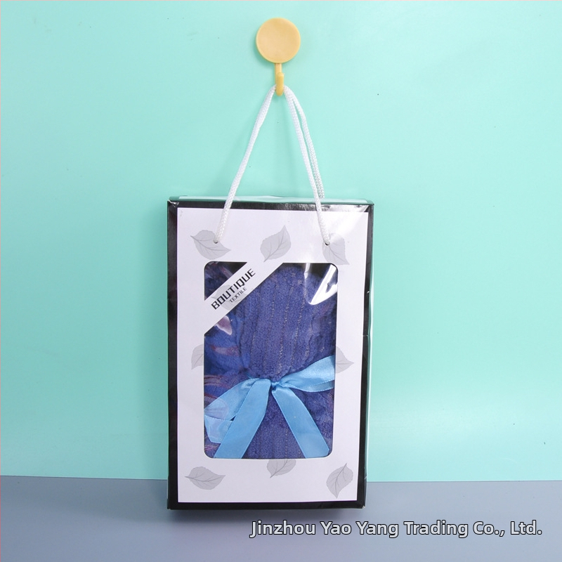 Dāvanu kastē ar mazmeitiņa formas dvieli – korāla fleece, apmēram 65 g, 32s combed yarn, ar logotipa pielāgošana, privāta zīme pieejama