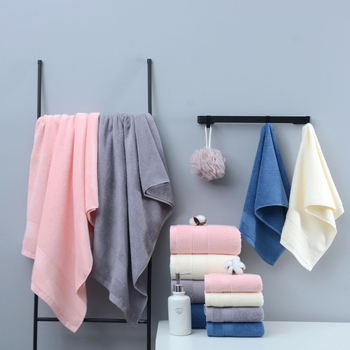 Korāla fleece dvieļu komplekts dāvanas kastē ar logotipu, personalizējams ar izšuvumu/drukāšanu, vienkārša pīšana, 440 g