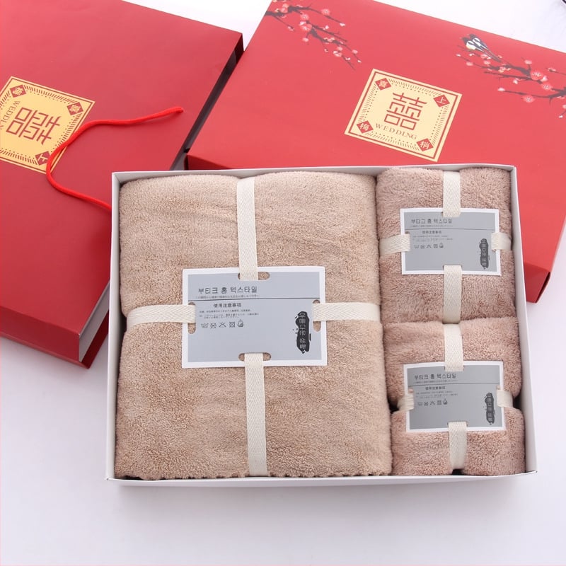 Koraļāla flīsa dvieļu dāvanu komplekts kastītē, trīs vienības, ar logo personalizāciju, 500 g