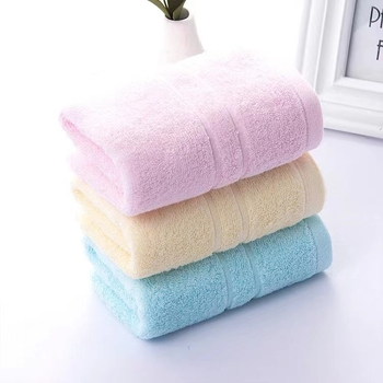 Rokas dvielis no 100% kokvilnas, izšūts logotips, 85 gsm, Grace zīmols, pielāgojams