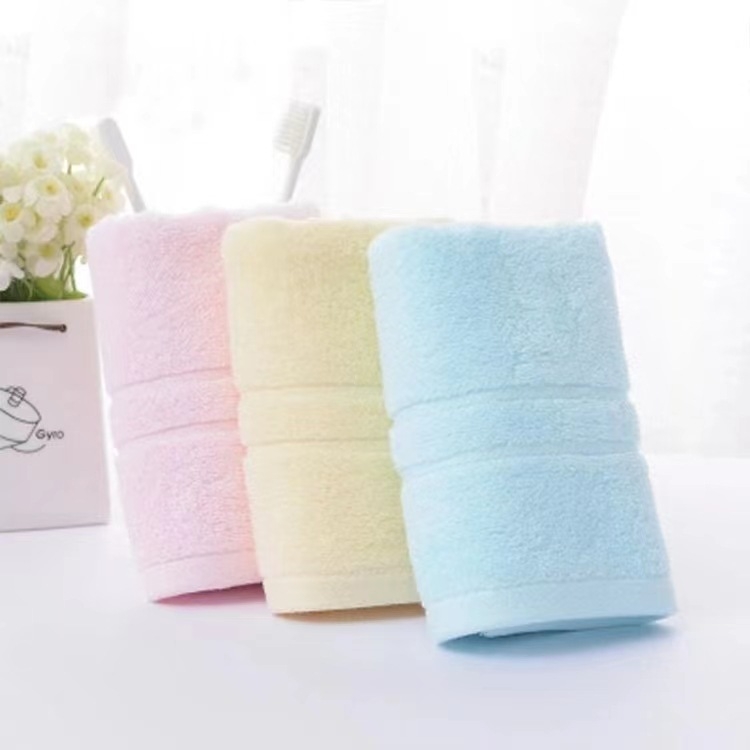 Rokas dvielis no 100% kokvilnas, izšūts logotips, 85 gsm, Grace zīmols, pielāgojams