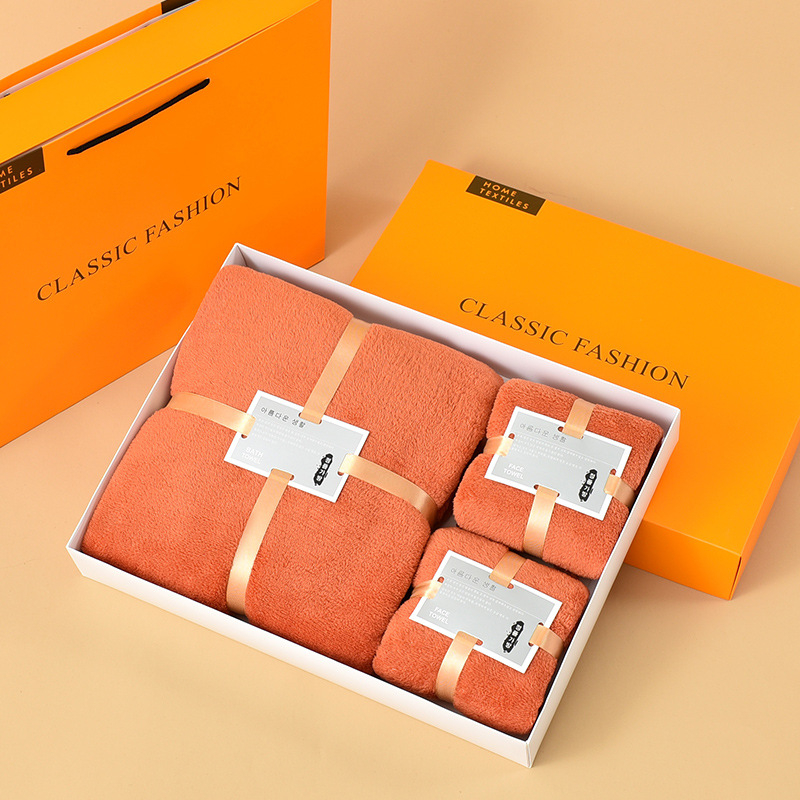 Triju dvieļu komplekts no coral fleece dāvanu kastē, iespēja logotipa drukāšanai, 450/300 g, ražošanas process: griezts velūrs, vienkāršā audums