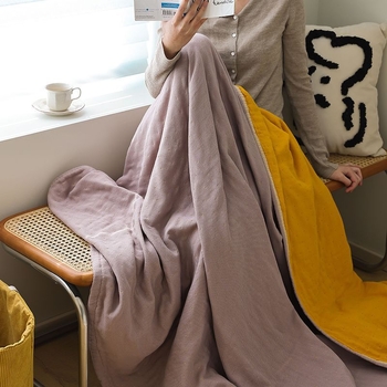 100% medvilnės gaze dviejų pusių, keturių sluoksnių antklodė su medvilnės užpildais, svoris 1,25–1,5 kg, reaktyvus spausdinimas, lengvas prabangos stilius