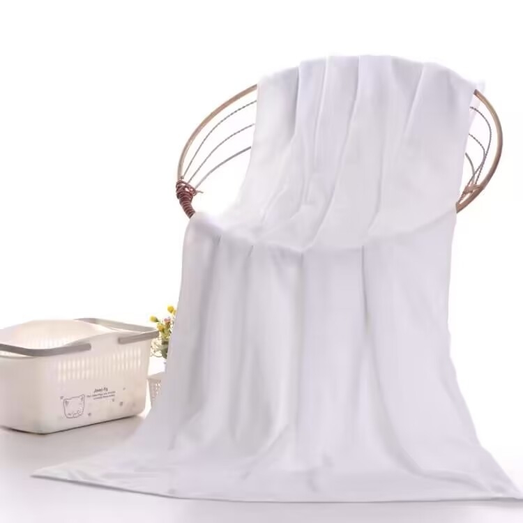 Prosop din microfibră pentru frizerii și saloane de înfrumusețare – fără scame, absorbant înalt, țesătură plată, 60 fire, greutate 80–100 g, personalizabil