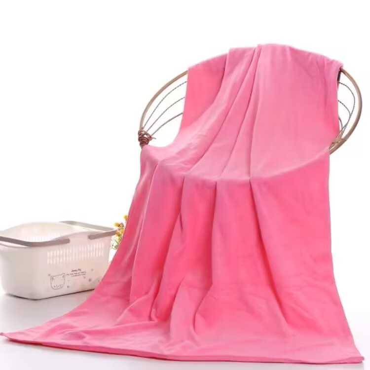 Prosop din microfibră pentru frizerii și saloane de înfrumusețare – fără scame, absorbant înalt, țesătură plată, 60 fire, greutate 80–100 g, personalizabil