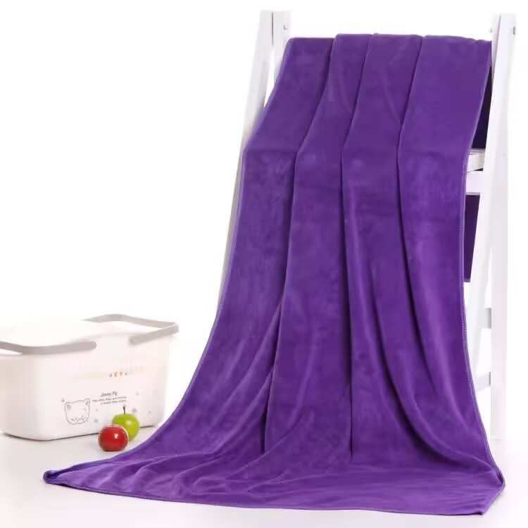 Prosop din microfibră pentru frizerii și saloane de înfrumusețare – fără scame, absorbant înalt, țesătură plată, 60 fire, greutate 80–100 g, personalizabil