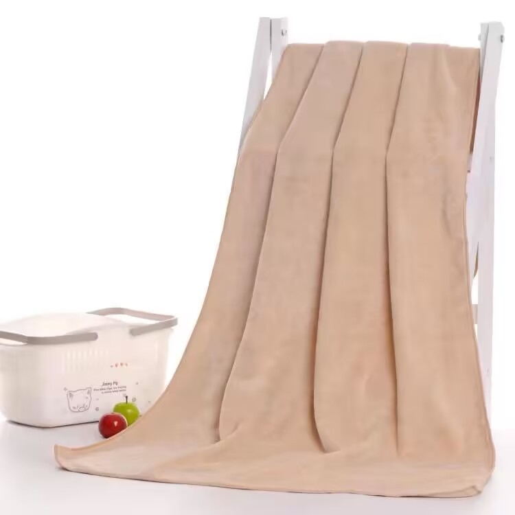 Prosop din microfibră pentru frizerii și saloane de înfrumusețare – fără scame, absorbant înalt, țesătură plată, 60 fire, greutate 80–100 g, personalizabil