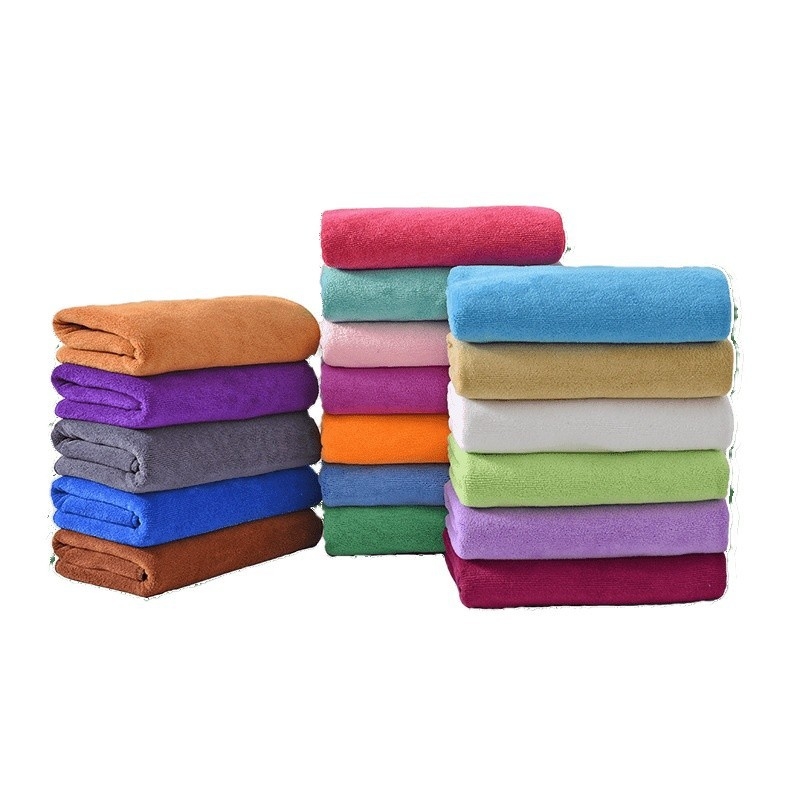 Prosop din microfibră pentru frizerii și saloane de înfrumusețare – fără scame, absorbant înalt, țesătură plată, 60 fire, greutate 80–100 g, personalizabil