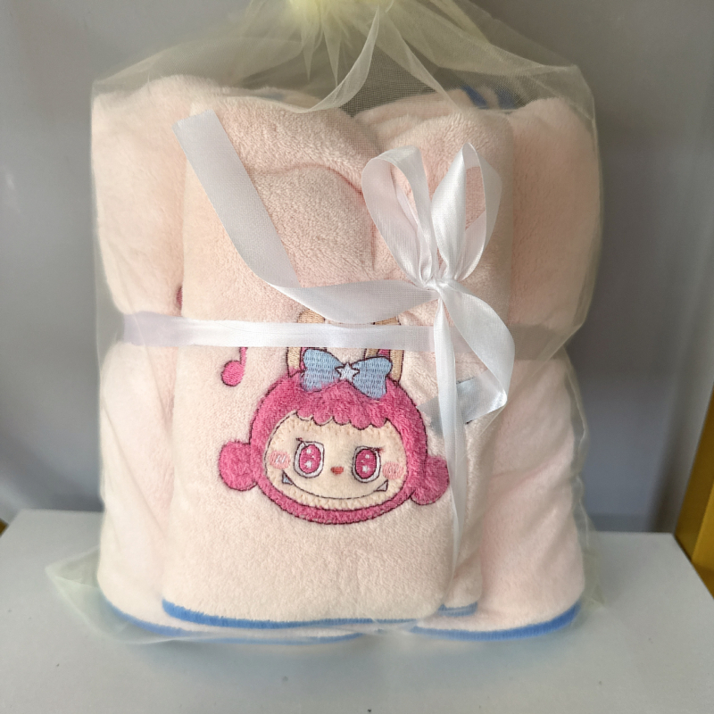 Soft tide Koral fleece fürdőlepedő készlet, hímzett, szegélyezett, sima szövés, 80 szál