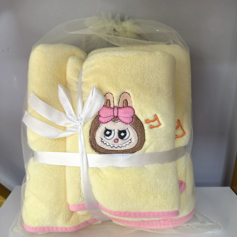 Soft tide Koral fleece fürdőlepedő készlet, hímzett, szegélyezett, sima szövés, 80 szál