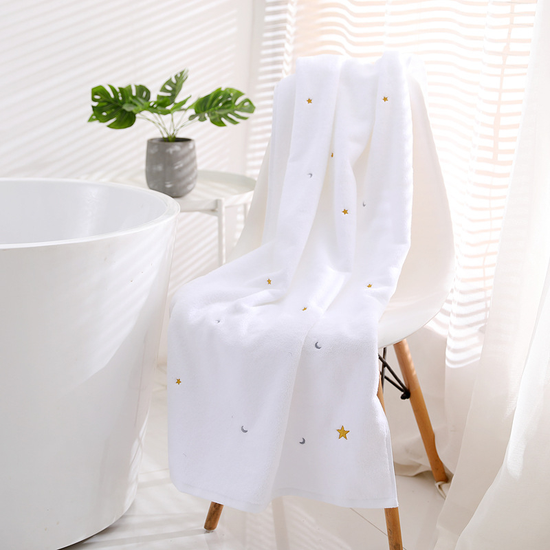 Pamut fürdőlepedő, 100% pamut, hímzett, tömege 500 g felett, sima szövés, 32s fonal, testreszabható hímzés