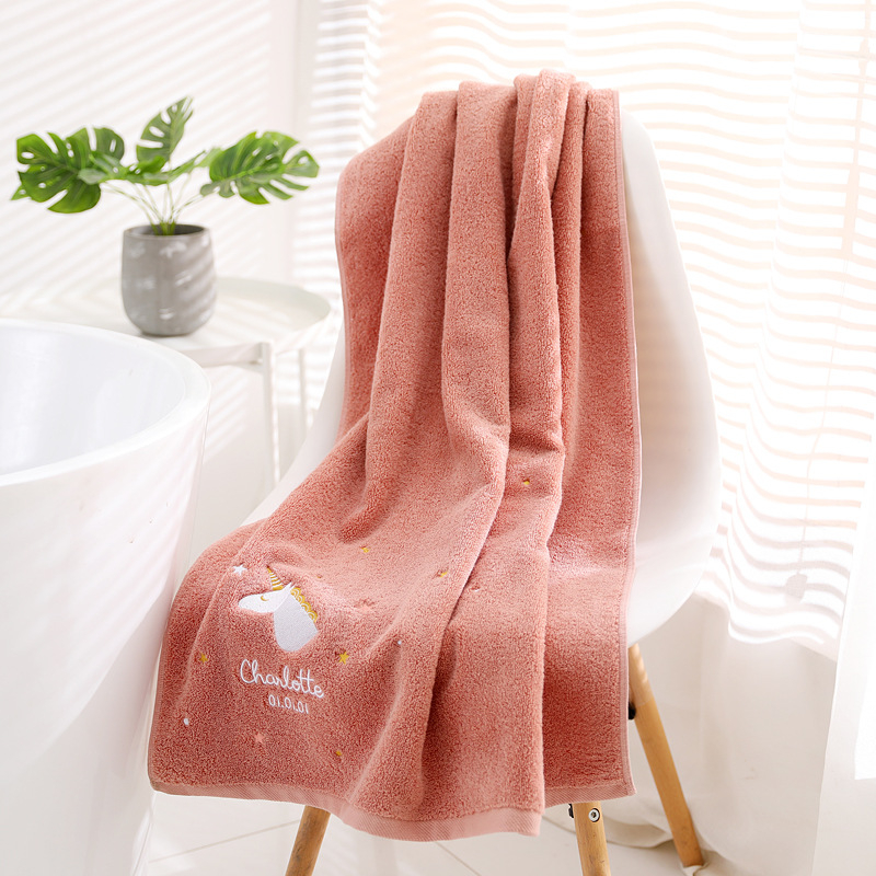 Pamut fürdőlepedő, 100% pamut, hímzett, tömege 500 g felett, sima szövés, 32s fonal, testreszabható hímzés