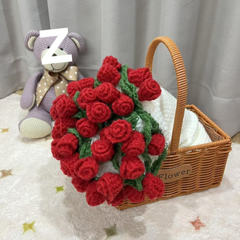 Rožių puokštės antklodė – akrilo medžiaga, mažiau nei 300 g, augalai ir gėlės raštas, poilsio stilius