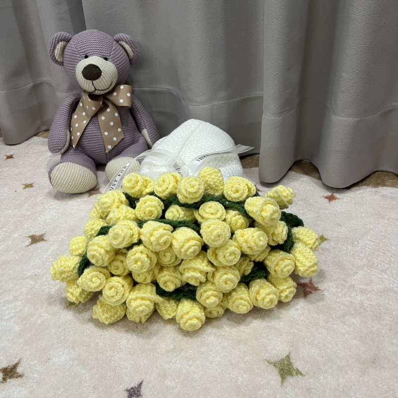 Rožių puokštės antklodė – akrilo medžiaga, mažiau nei 300 g, augalai ir gėlės raštas, poilsio stilius