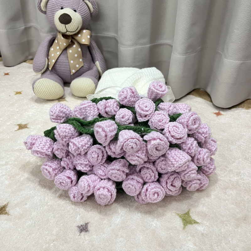 Rožių puokštės antklodė – akrilo medžiaga, mažiau nei 300 g, augalai ir gėlės raštas, poilsio stilius