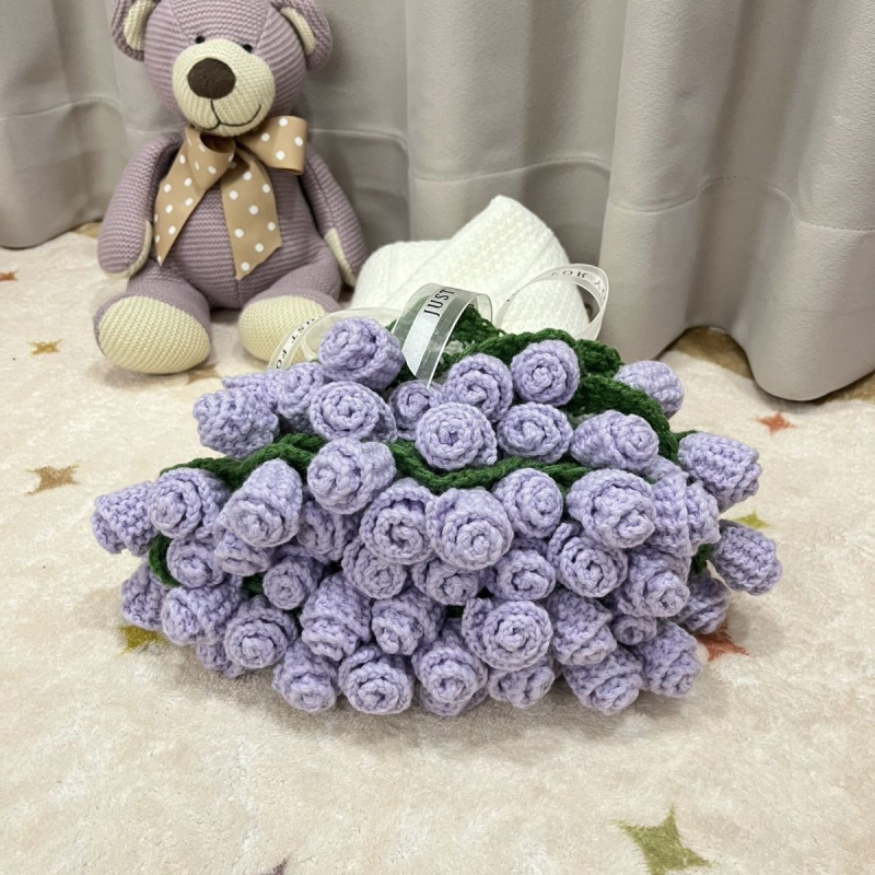 Rožių puokštės antklodė – akrilo medžiaga, mažiau nei 300 g, augalai ir gėlės raštas, poilsio stilius