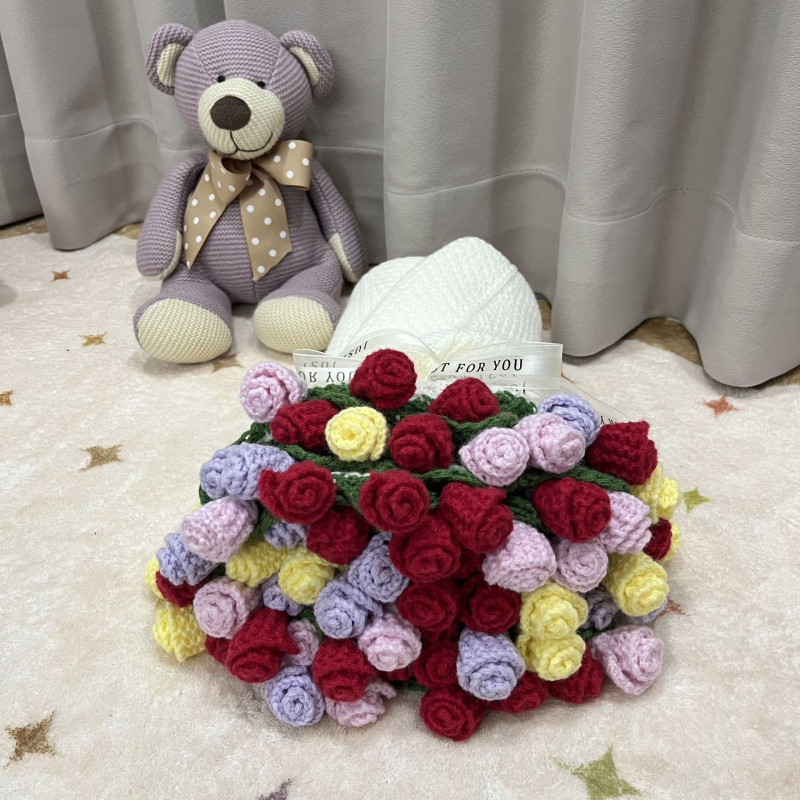 Rožių puokštės antklodė – akrilo medžiaga, mažiau nei 300 g, augalai ir gėlės raštas, poilsio stilius