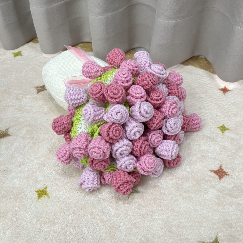 Rožių puokštės antklodė – akrilo medžiaga, mažiau nei 300 g, augalai ir gėlės raštas, poilsio stilius