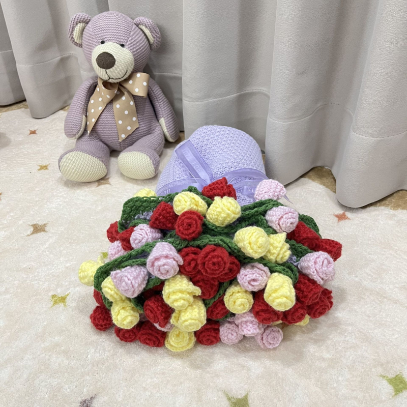 Rožių puokštės antklodė – akrilo medžiaga, mažiau nei 300 g, augalai ir gėlės raštas, poilsio stilius