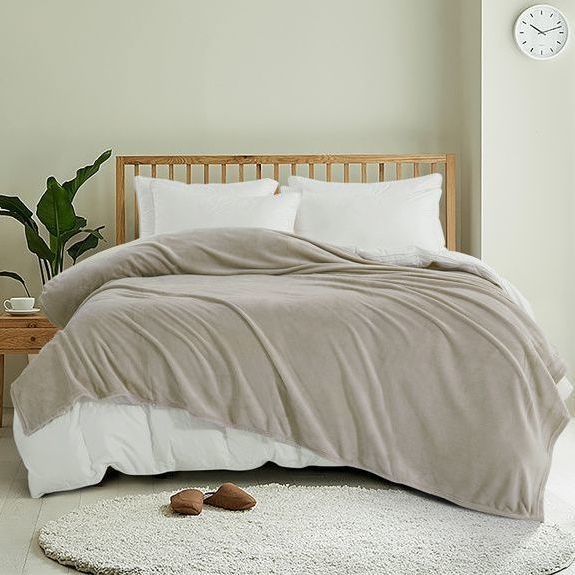 Flanelės pledas, visų metų laikotarpiams, korėjietiško stiliaus, svoris iki 300 g, poliesterio mišinys, vientisas raštas, tinkamas lovai