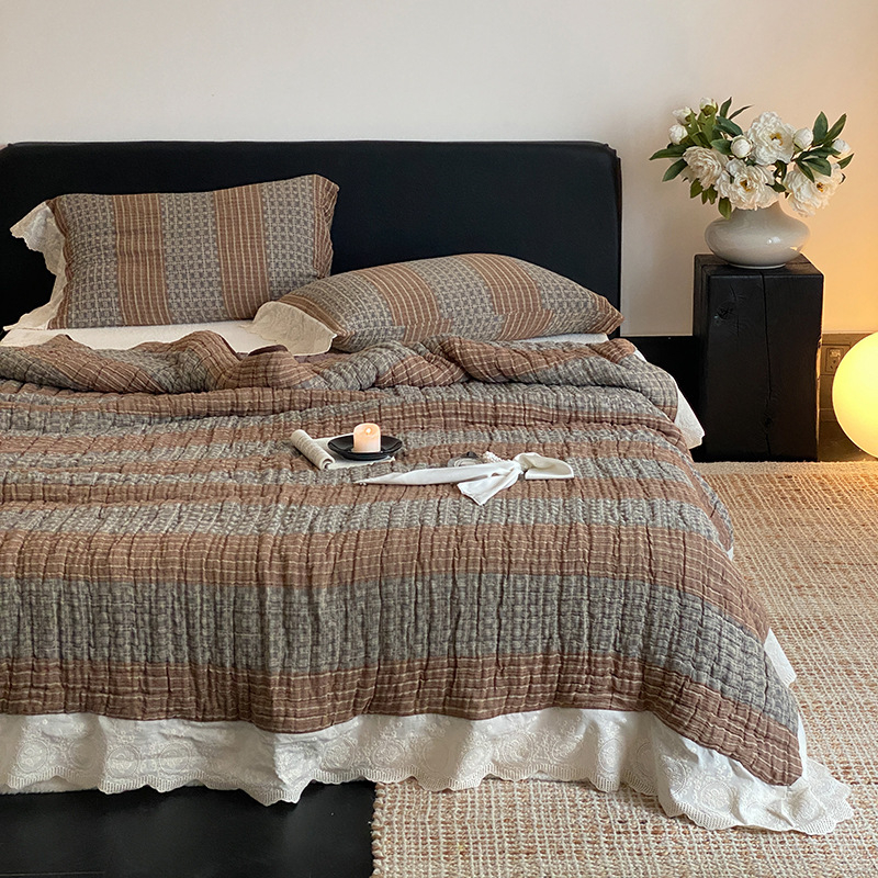 Medvilninė antklodė su dryžių raštu, prancūziško stiliaus, svoris virš 3000 g, tinkama visiems metų laikams.